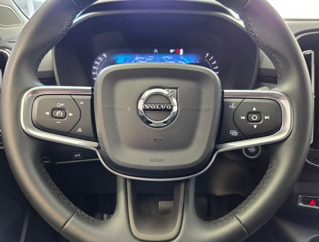 2025 Volvo XC40 B5 Plus Bright Theme