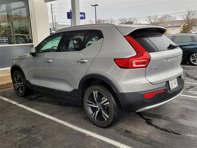 2025 Volvo XC40 B5 Core
