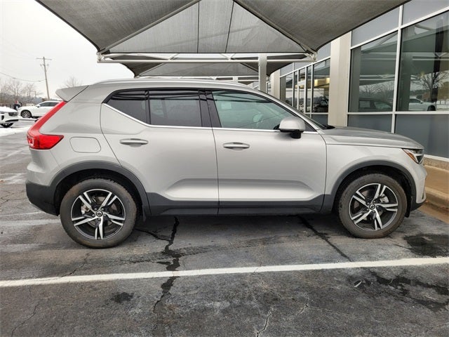 2025 Volvo XC40 B5 Core