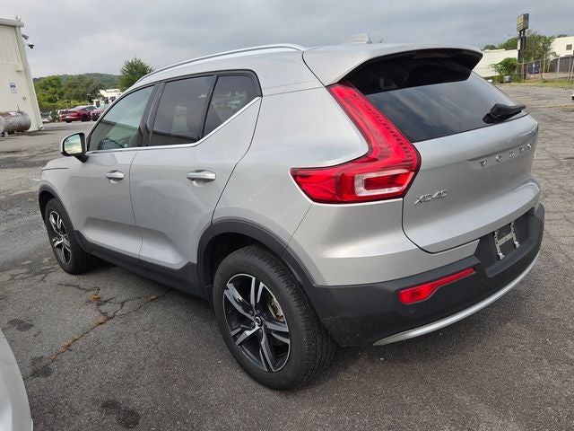 2024 Volvo XC40 B5 Core