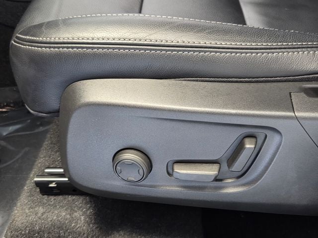 2023 Volvo XC40 B5 Core