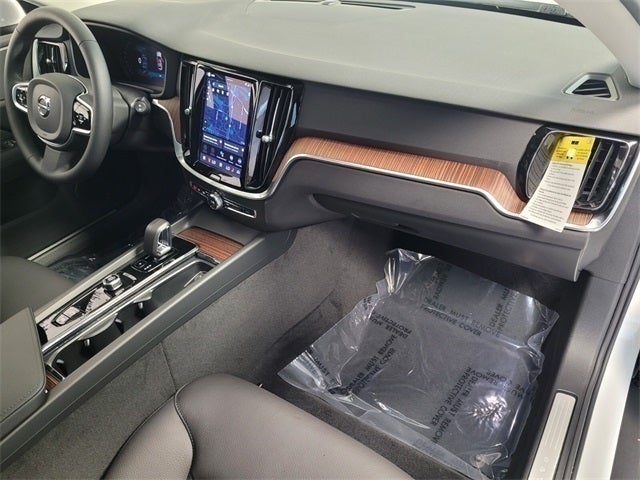 2026 Volvo V60 Cross Country B5 Plus