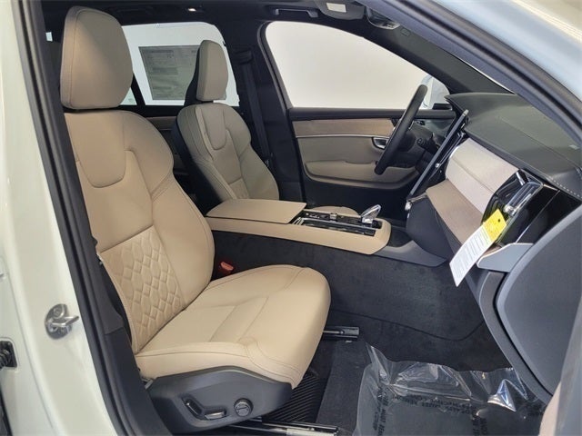 2026 Volvo XC90 B5 Plus