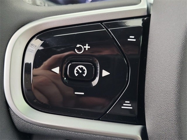 2026 Volvo XC90 B5 Plus