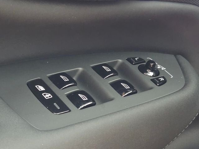 2025 Volvo XC90 B5 Plus 2025.5