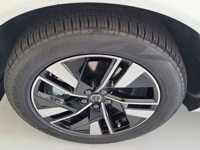 2026 Volvo XC60 B5 Core