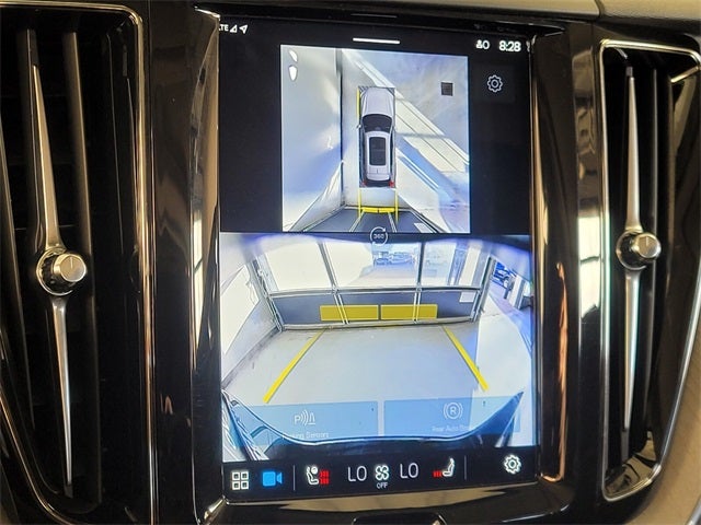 2025 Volvo XC60 B5 Plus