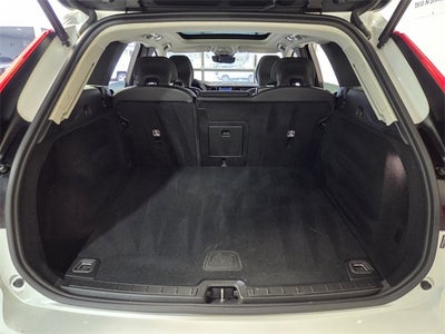 2025 Volvo XC60 B5 Core