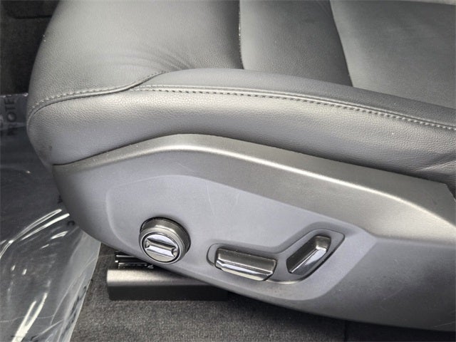 2025 Volvo XC60 B5 Core