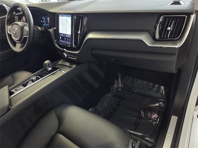 2025 Volvo XC60 B5 Core