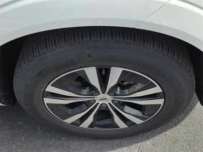 2025 Volvo XC60 B5 Core