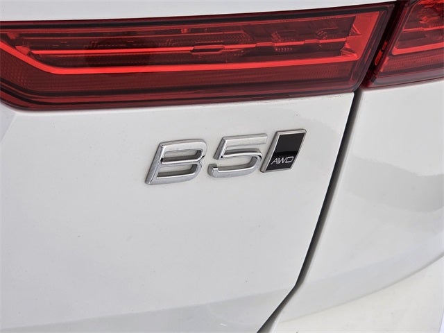 2025 Volvo XC60 B5 Core