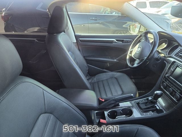 2018 Volkswagen Passat 2.0T SEL Premium