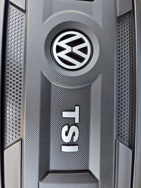 2017 Volkswagen Passat 1.8T R-Line