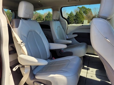 2020 Chrysler Pacifica Touring L