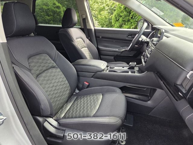 2024 Nissan Pathfinder S