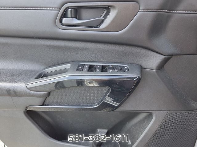 2024 Nissan Pathfinder S