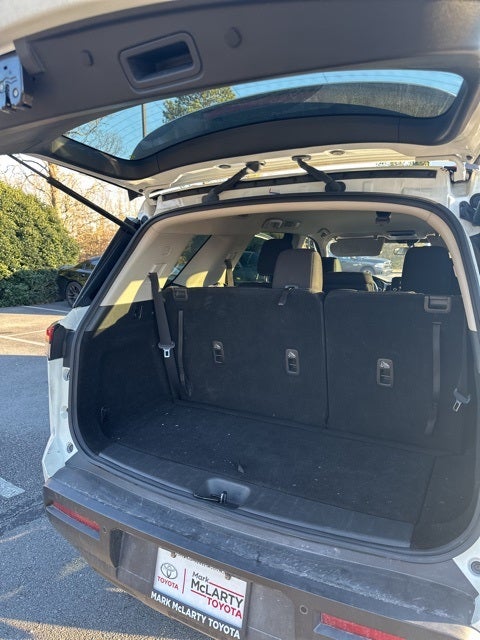 2023 Nissan Pathfinder SV