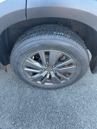 2023 Nissan Pathfinder SV