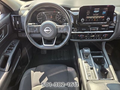 2024 Nissan Pathfinder SV