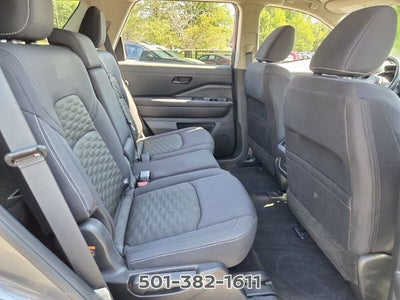 2024 Nissan Pathfinder SV