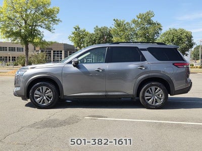 2024 Nissan Pathfinder SV