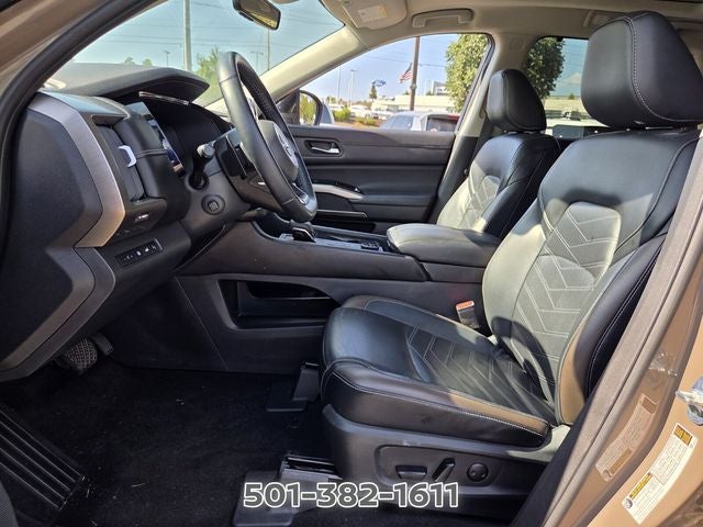 2023 Nissan Pathfinder Platinum