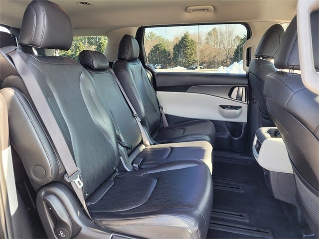 2024 Kia Carnival LX