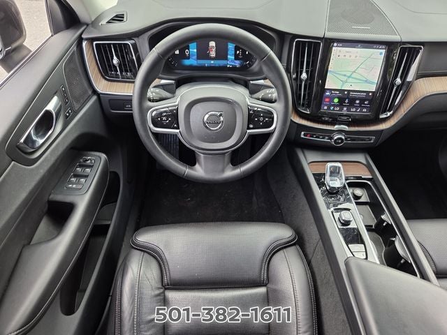 2023 Volvo XC60 B5 Ultimate Bright Theme