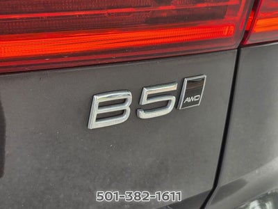 2023 Volvo XC60 B5 Ultimate Bright Theme