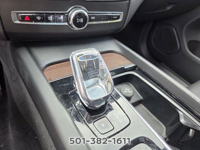 2023 Volvo XC60 B5 Ultimate Bright Theme