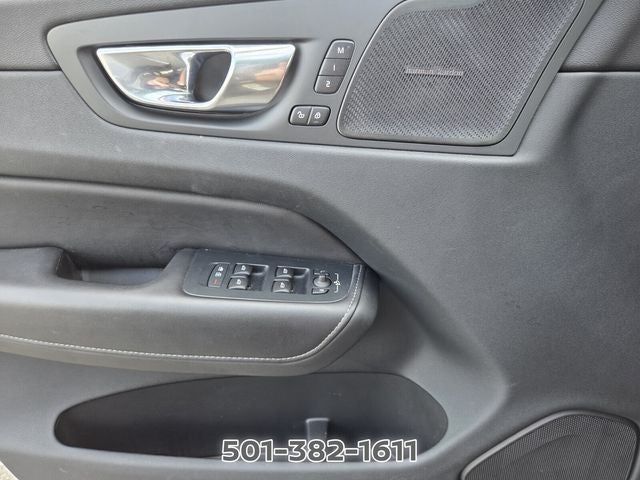 2023 Volvo XC60 B5 Ultimate Bright Theme