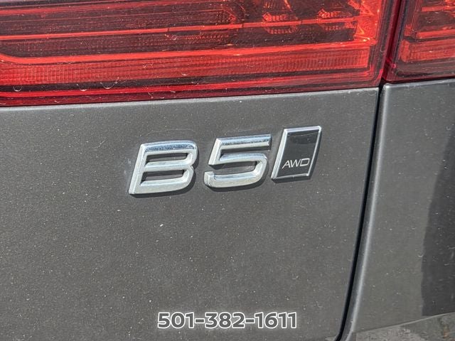 2023 Volvo XC60 B5 Ultimate Bright Theme