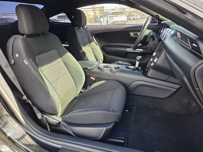 2016 Ford Mustang V6