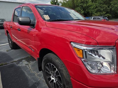 2023 Nissan Titan SV