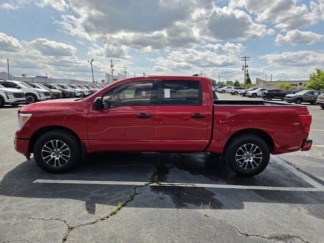 2023 Nissan Titan SV
