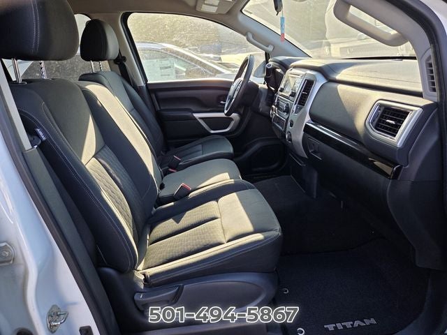 2017 Nissan Titan SV