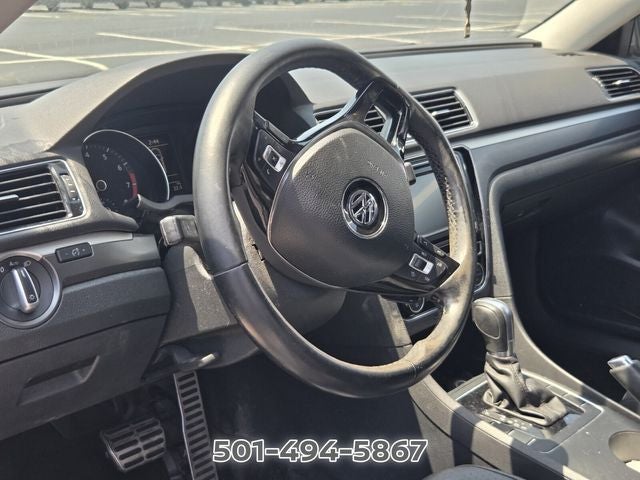 2017 Volkswagen Passat 1.8T R-Line