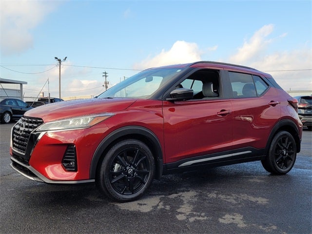 2023 Nissan Kicks SR