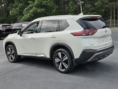 2022 Nissan Rogue SL