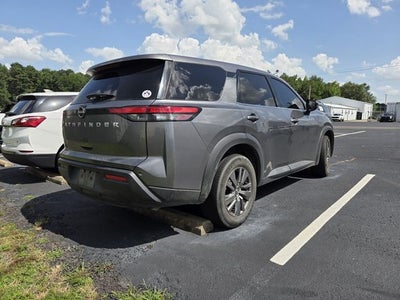 2022 Nissan Pathfinder S