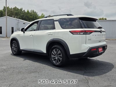 2022 Nissan Pathfinder SV