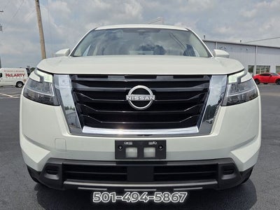 2022 Nissan Pathfinder SV