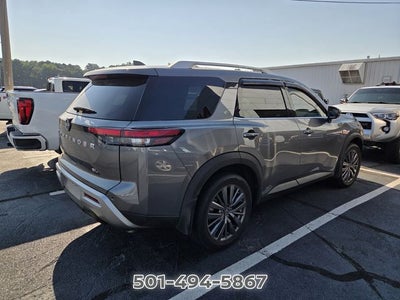 2024 Nissan Pathfinder SL