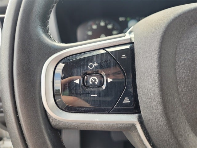 2020 Volvo S60 T6 Momentum