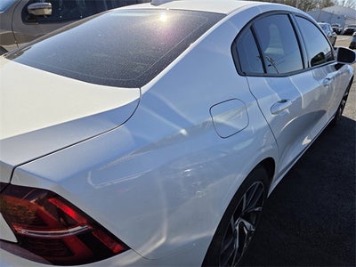 2020 Volvo S60 T6 Momentum