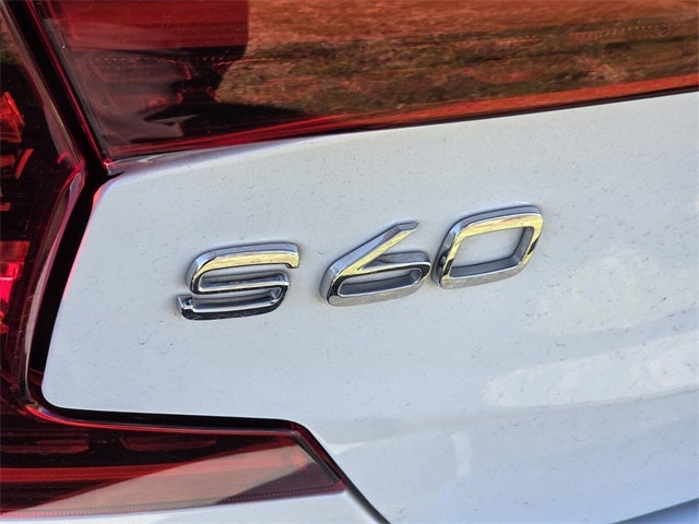 2020 Volvo S60 T6 Momentum