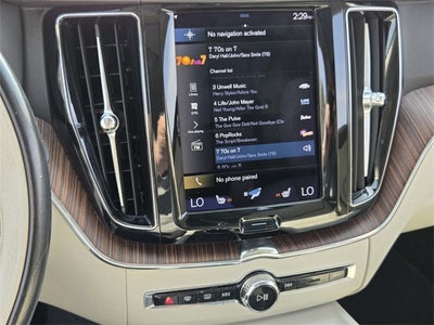 2021 Volvo XC60 T5 Momentum